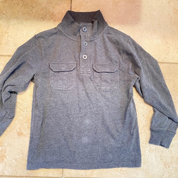 Size 8 boys gray Gap sweaters - Picture 5 of 6